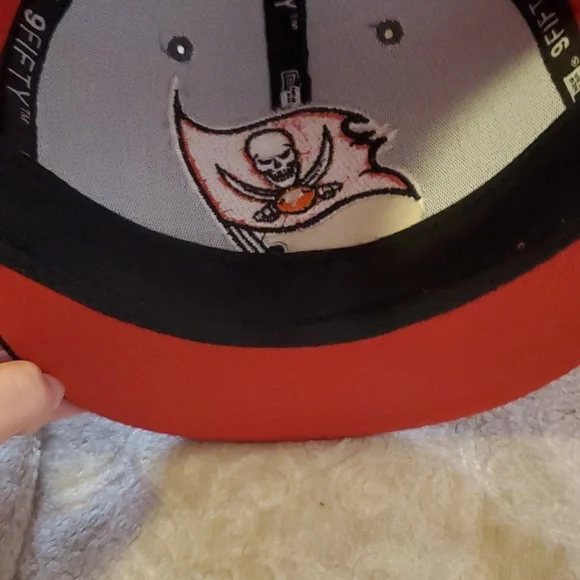 Tampa Bay Buccaneers New Era 9FIFTY Snapback - Picture 10 of 10